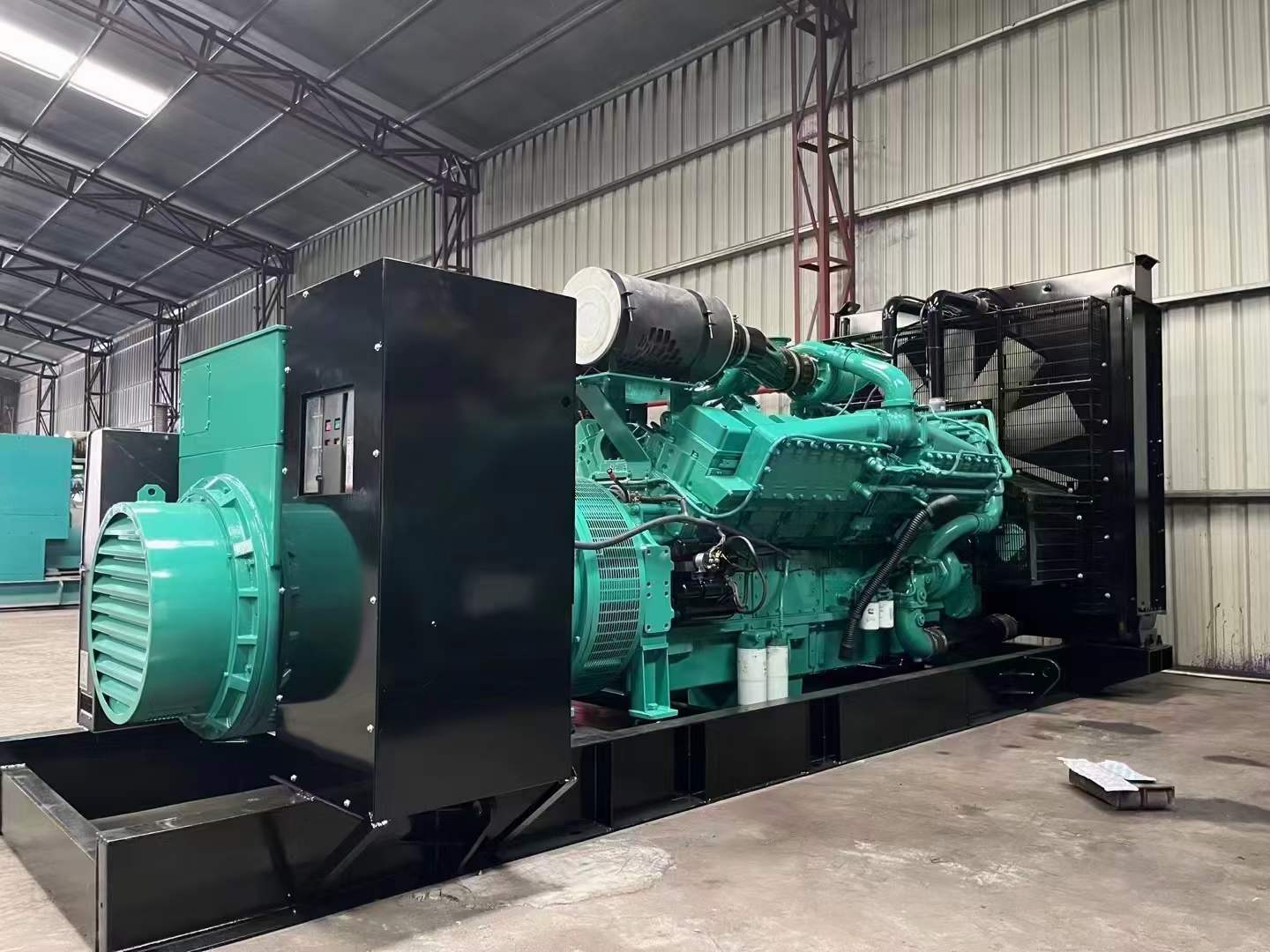 虎门港管委会如何降低 800kW 柴油发电机输出电流的波动？
