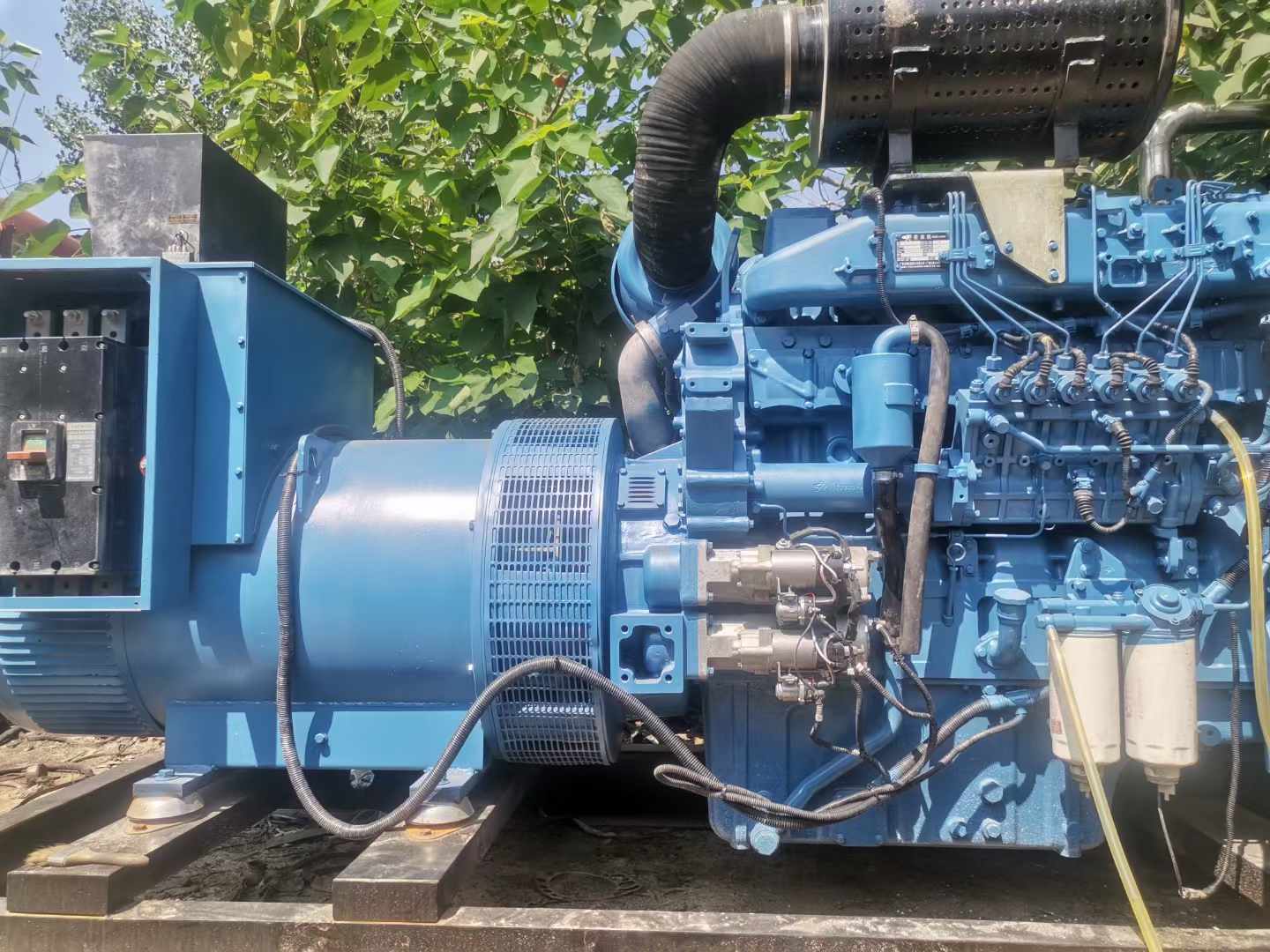 虎门港管委会详细说明降低 800kW 柴油发电机输出电流波动的方法